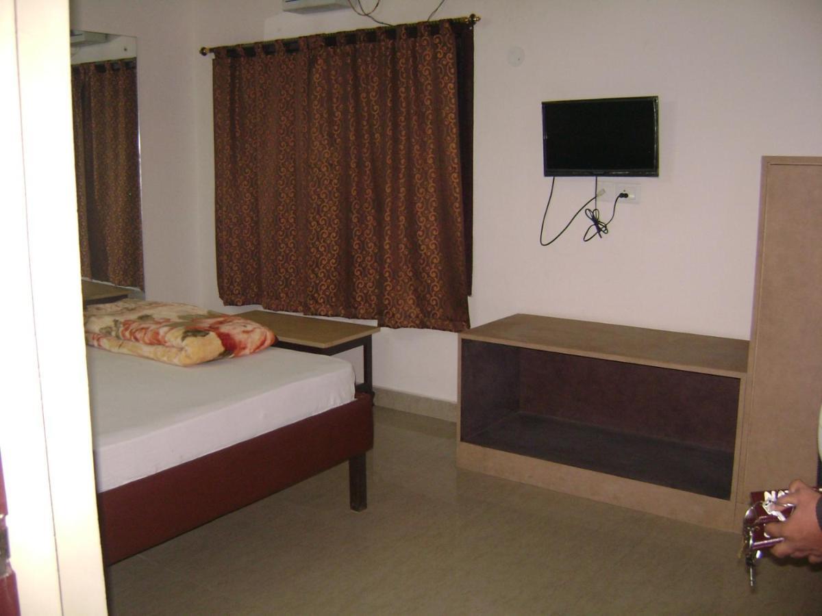 Natraj Hotel Darbhanga Esterno foto